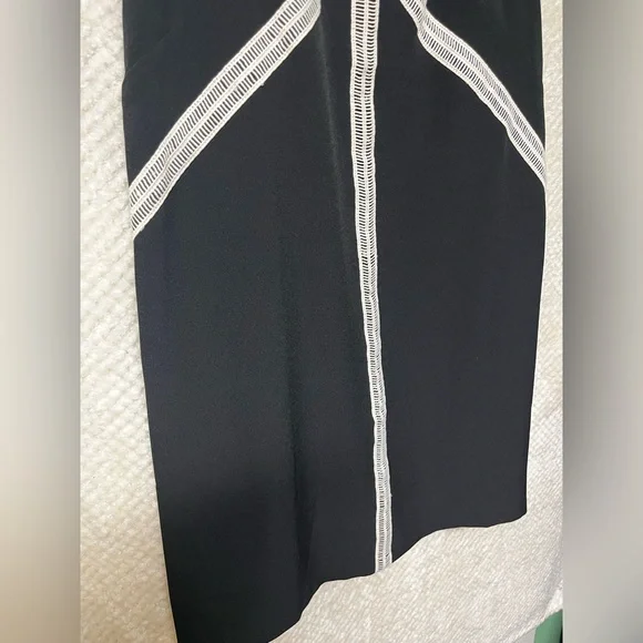 London Times Dress Black with White Accents V Neckline Work Dress Size 12P - Picture 5 of 9